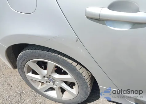 2015 Volvo S60 T5 z USA, uszkodzony, nr VIN YV126MFA5F2301840